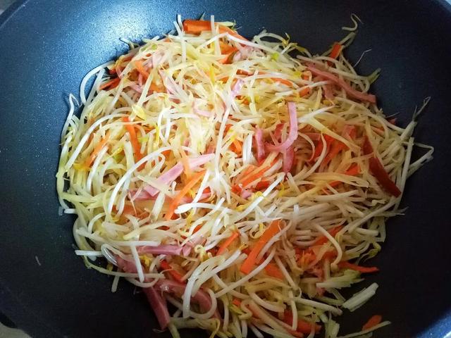 口袋饼搭配青椒土豆丝，清淡爽口，当早餐美味又健康 第27张
