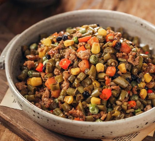 秋天食欲不振？肉末酸豆角让你食欲大开，一碗饭不够 第3张