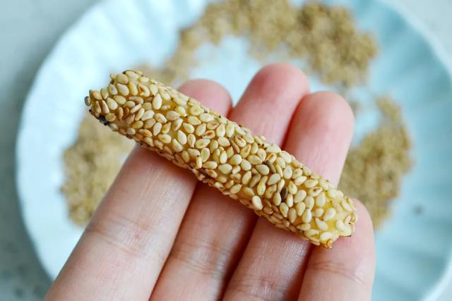 美食大全：2个鸡蛋1碗面+芝麻，童年最爱的小零嘴 第15张