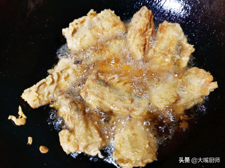 做炸带鱼，学会调脆皮糊，保证外酥里嫩，鲜香可口，放凉了也好吃 第19张