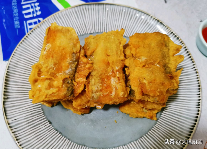 做炸带鱼，学会调脆皮糊，保证外酥里嫩，鲜香可口，放凉了也好吃 第21张