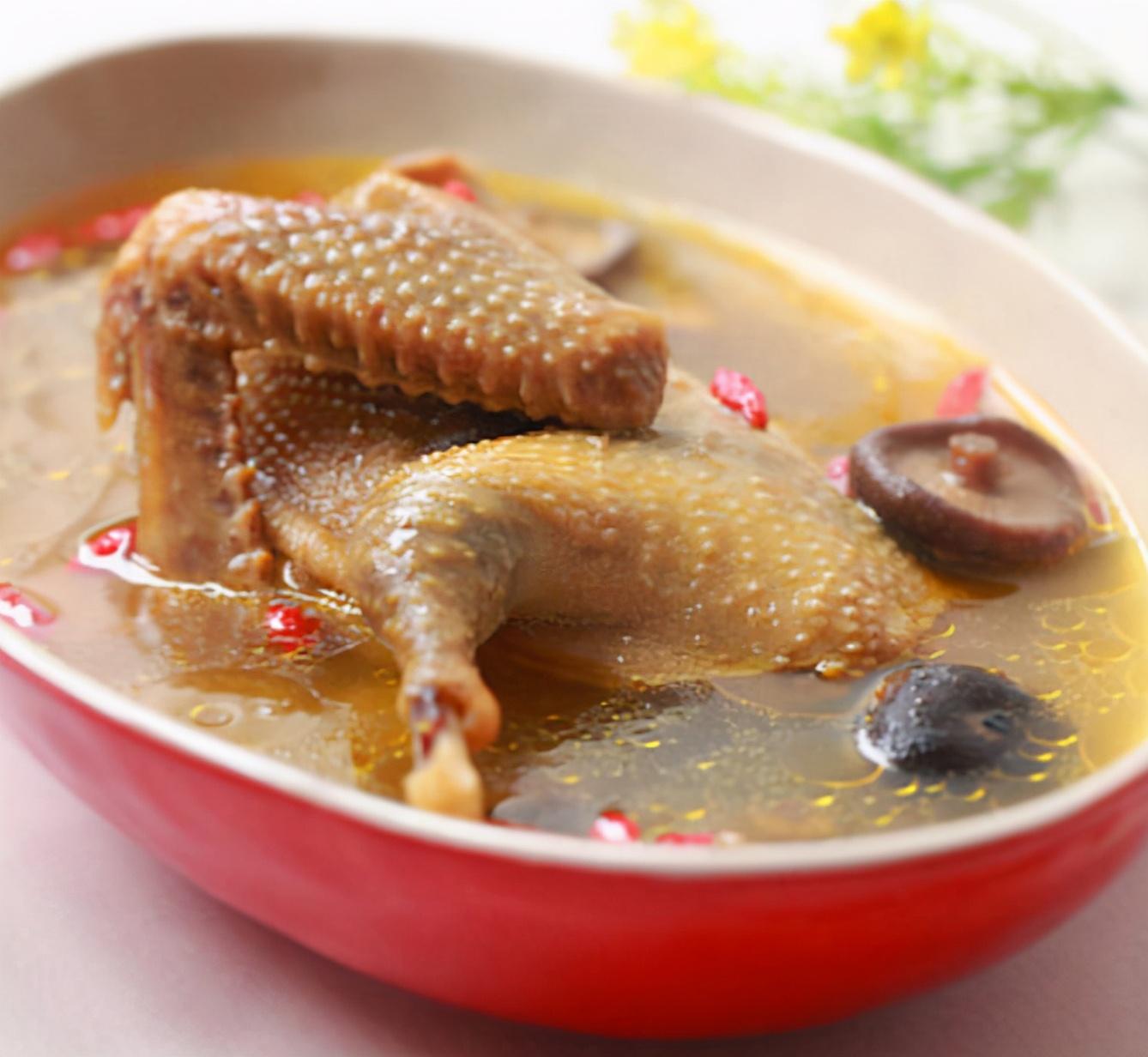 老母鸡汤这样炖才好喝，鸡肉嫩滑，汤汁鲜美不腻，滋补又暖身 第33张