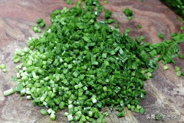 大厨教你做好吃的素丸子，外酥里软，香而不腻，满满的小技巧 第3张