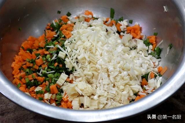大厨教你做好吃的素丸子，外酥里软，香而不腻，满满的小技巧 第7张