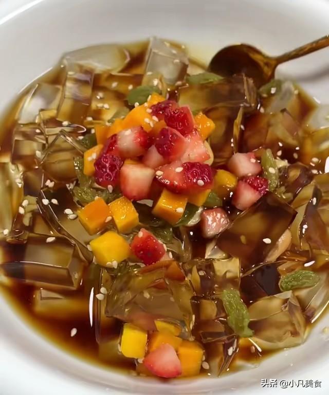 有一种美食叫做白凉粉、晶莹透彻，口感嫩滑形似果冻，小朋友喜欢 第3张