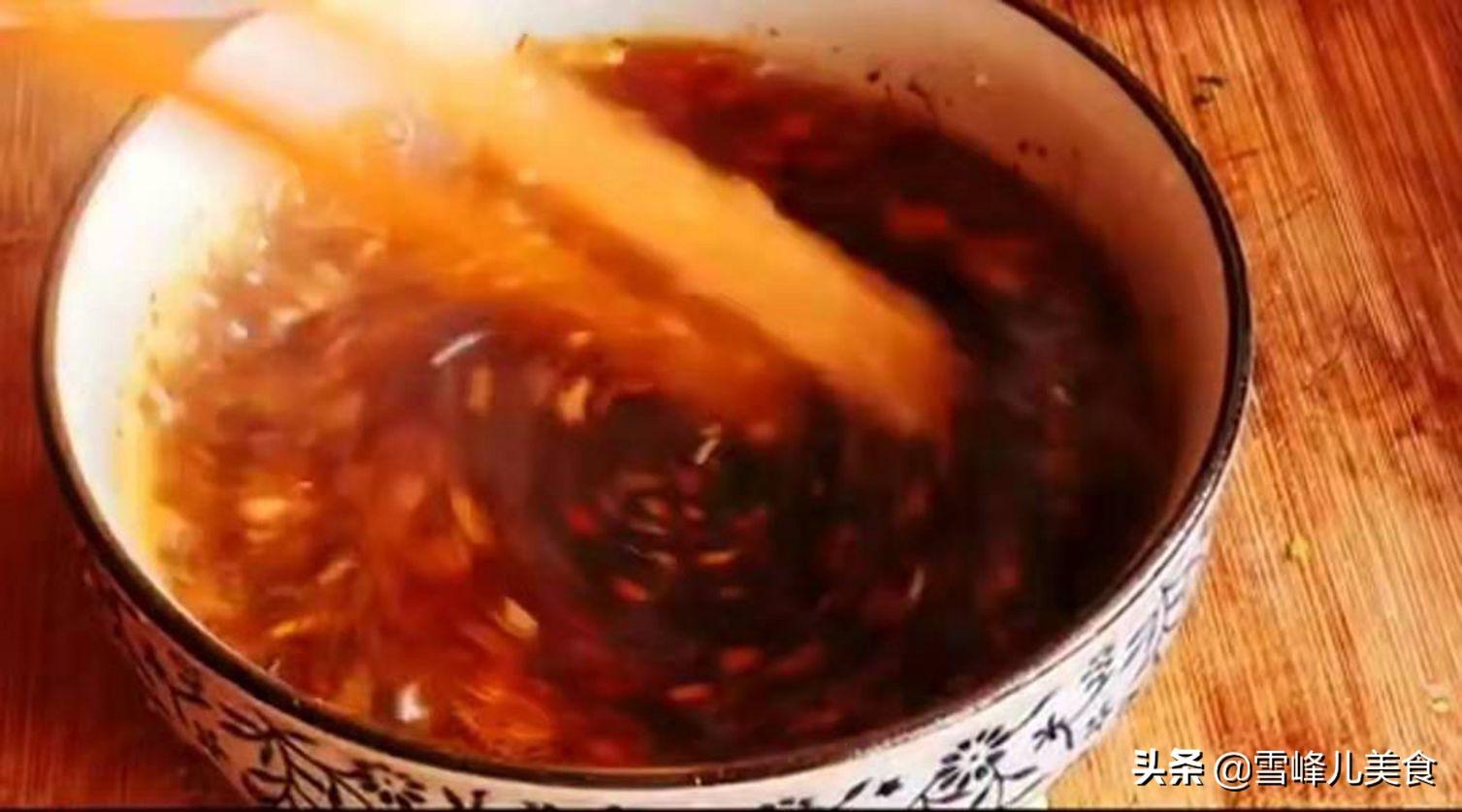 挂面最好吃的做法，简单3步就做好，香辣鲜美，连吃3天都不腻 第11张