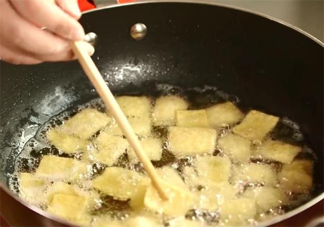 想吃锅巴不用去超市买，在家照样做的很好吃，配方和做法都在这里 第15张