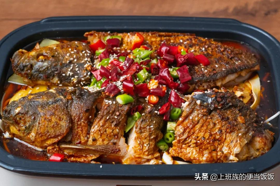 烤鱼家庭版做法，鱼香肉嫩，学会全家夸 第1张