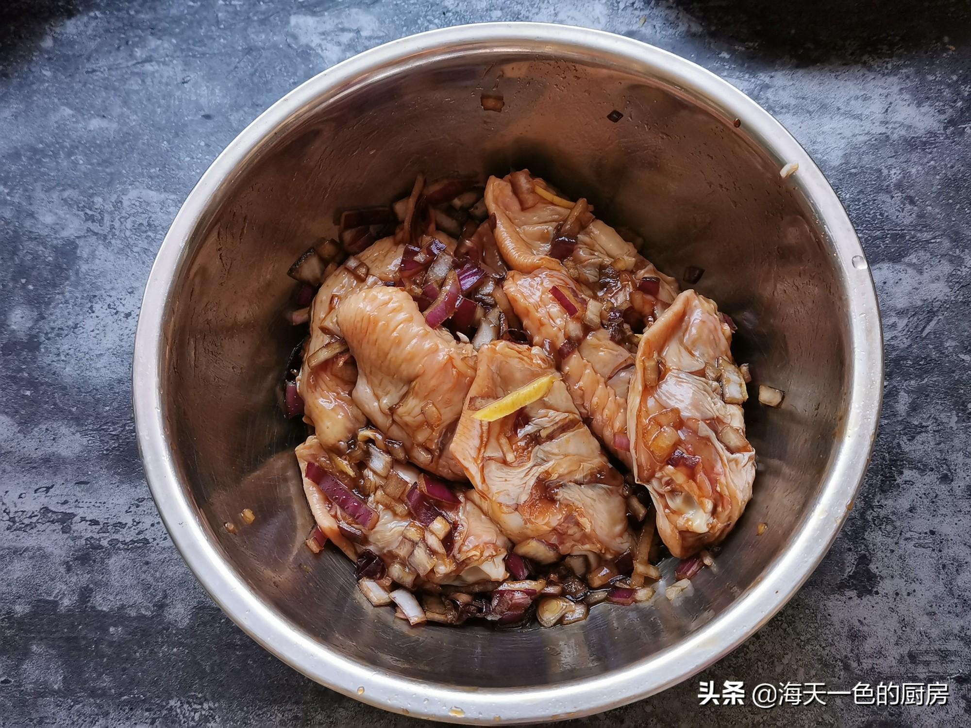 在家烤翅中自配腌料，烤好外焦里嫩香浓入味，真解馋 第9张