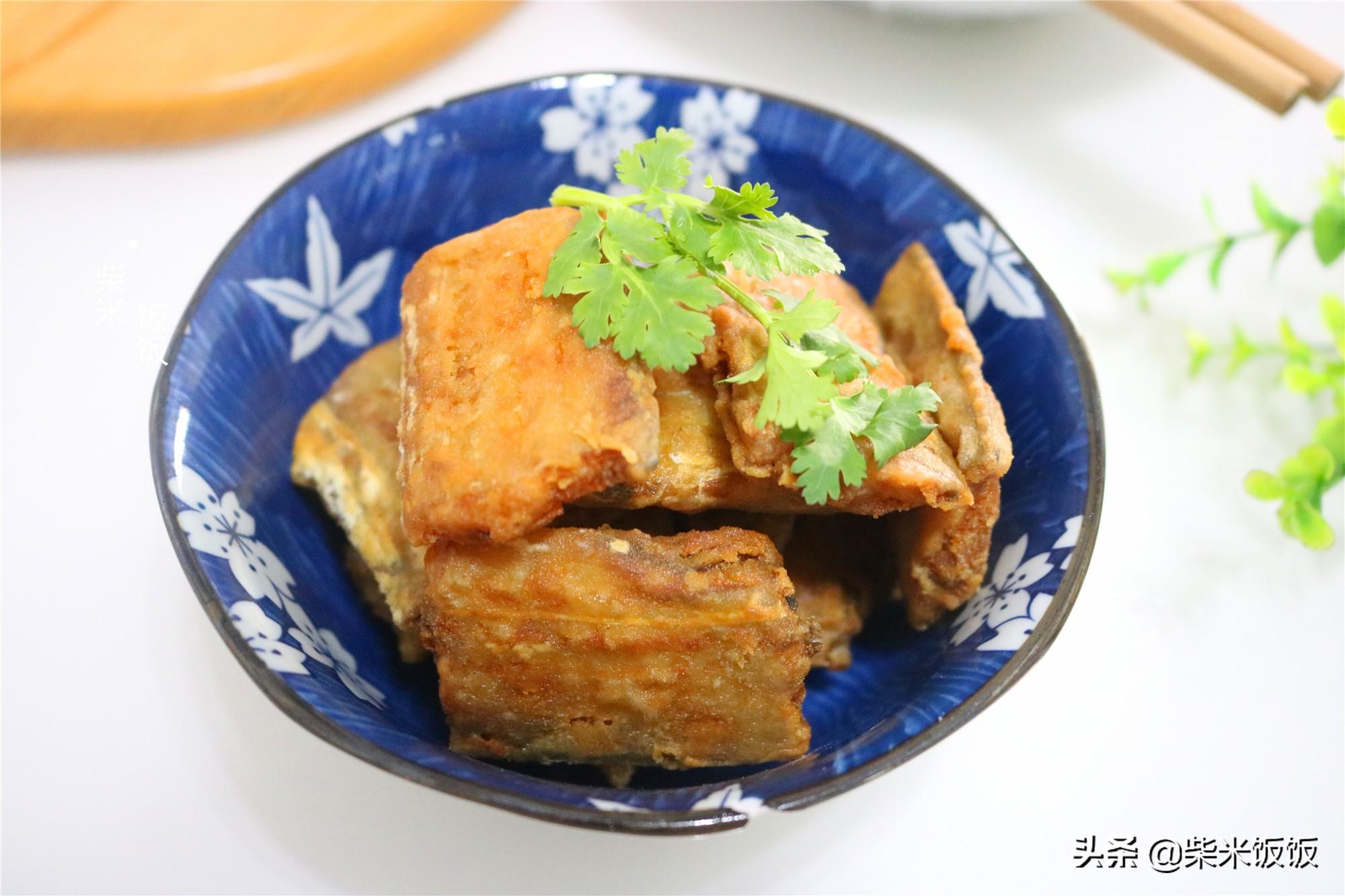 干炸带鱼家常做法，只需简单调味料，香酥鲜嫩，好吃无腥味 第1张