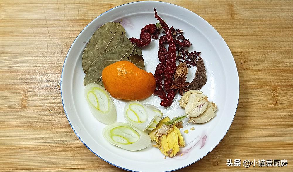 “牛腩炖萝卜”这种做法不仅好吃而且让牛肉更软烂，香辣爽口下饭 第15张