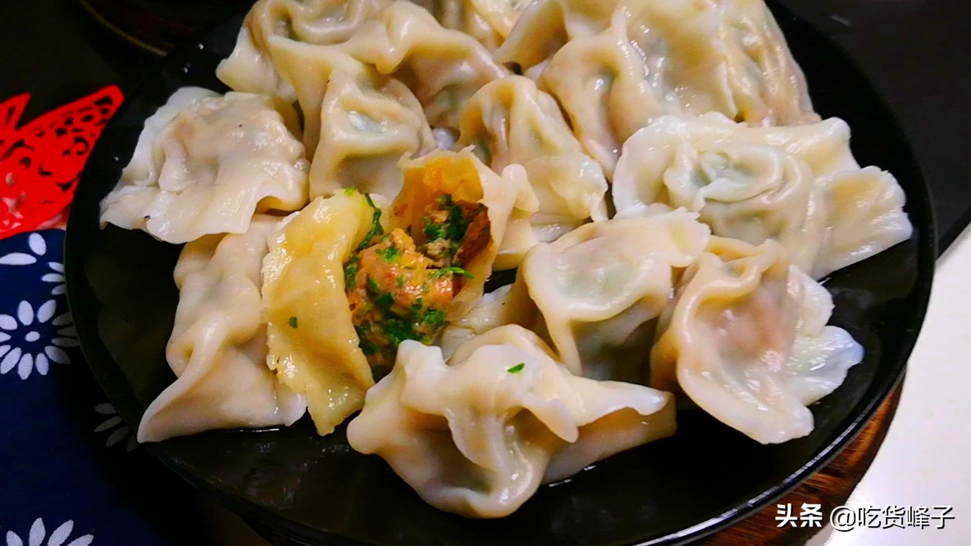 调荠菜饺子馅时，3味料不能放，多加1水，饺子鲜美多汁，不发涩 第1张