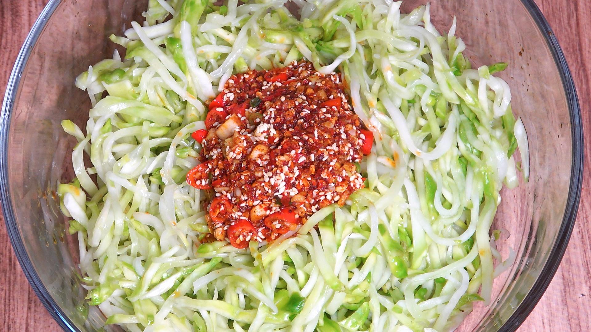 儿菜怎么做才好吃？大厨教你四川特色做法，鲜香爽脆，开胃下饭 第13张