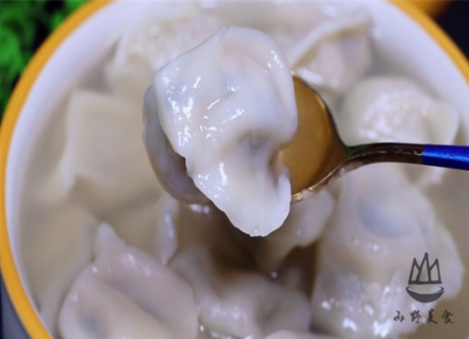 煮速冻饺子，冷水下锅还是开水下锅?很多人都错了，教你正确做法 第11张
