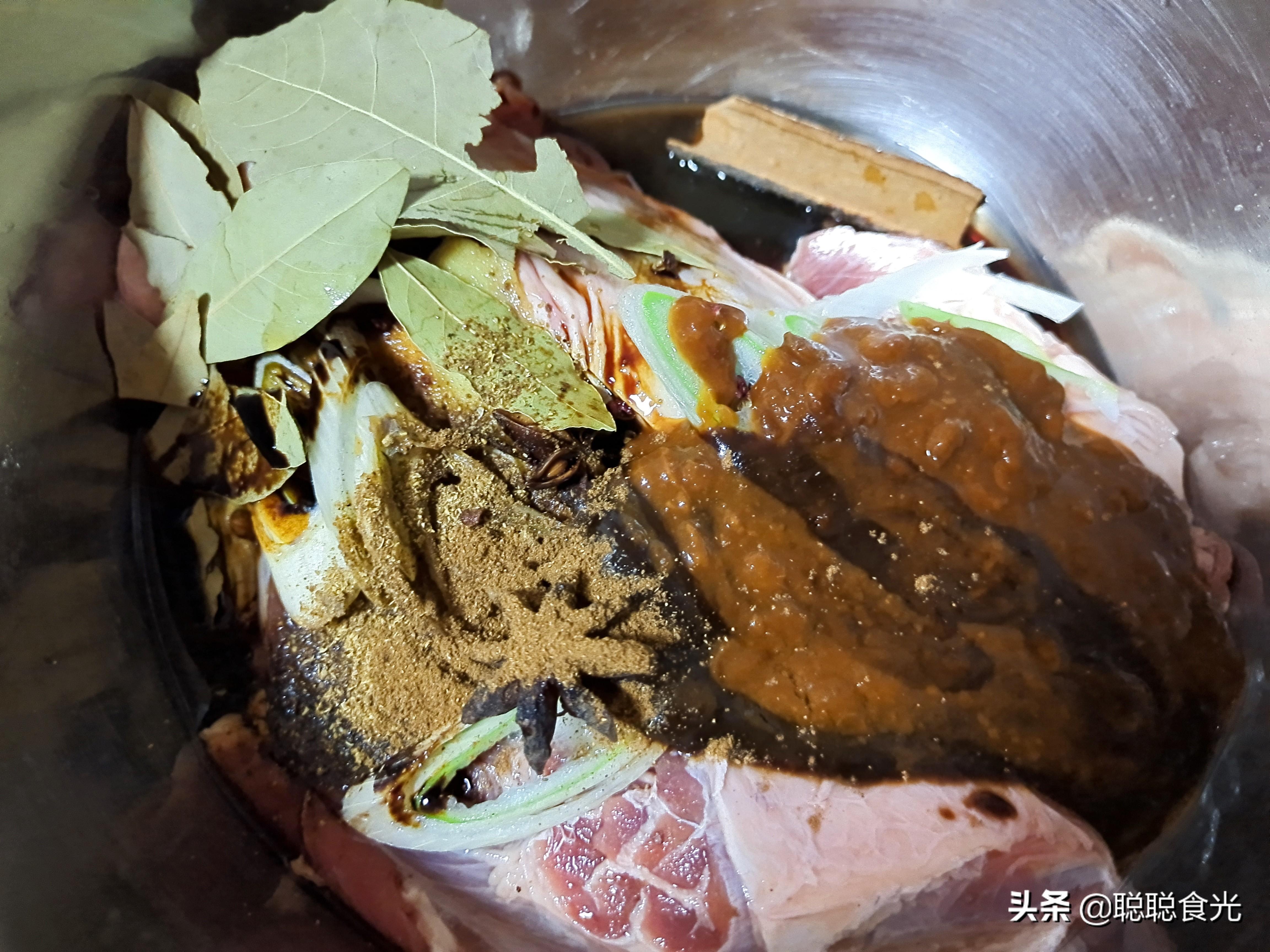 酱牛肉的正宗做法，牢记“1腌2泡3酱”，不柴不松散，入味十足 第9张