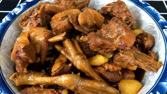 炖大鹅，怎样炖肉不腥不柴?教你这3招，鹅肉软烂入味，不柴不腥 第9张