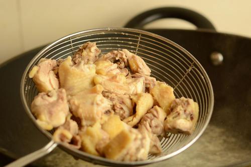 炖鸡汤时，搭配这7种炖料，鸡汤鲜美又滋补，比鱼汤还好喝 第13张