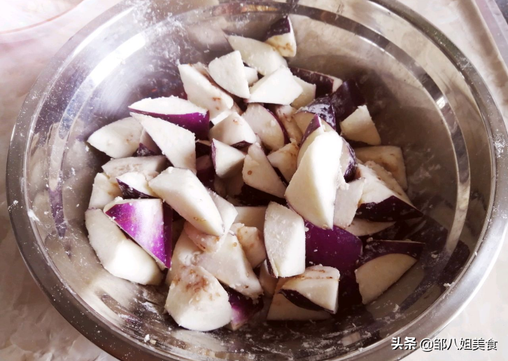 分享茄子的4种家常做法，比吃大鱼大肉还解馋，学会了不愁没菜吃 第3张