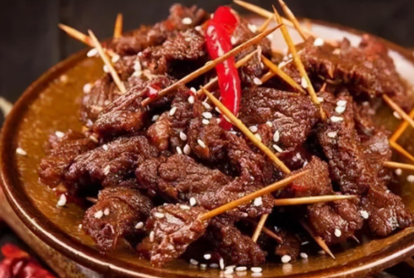 干饭人超喜欢吃的牙签牛肉，味道香辣可口，这样做出来真香 第1张