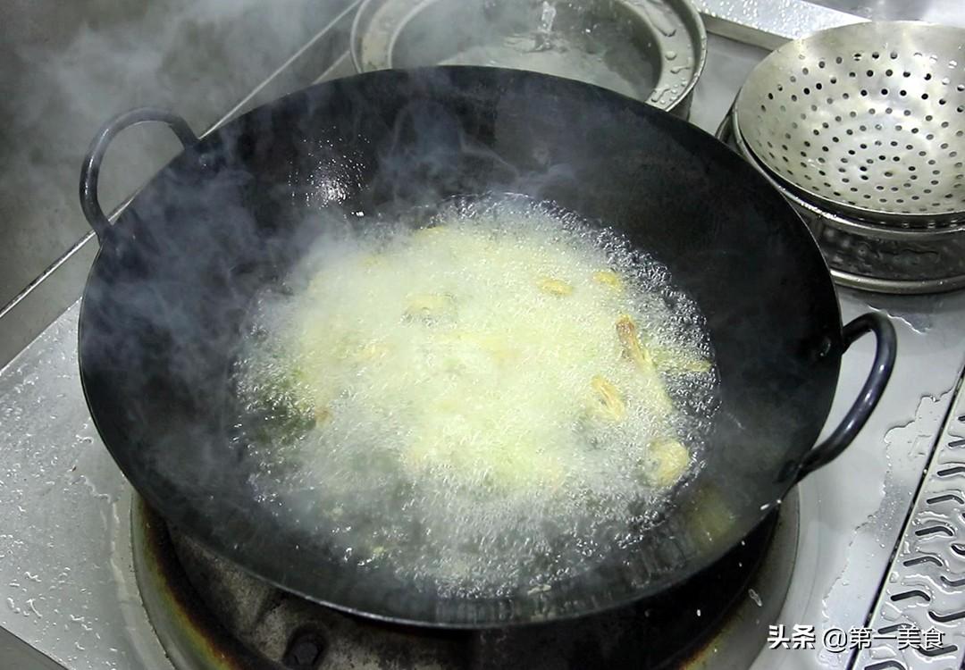 焦烧小黄鱼，先炸再煨更入味，鱼肉香酥味道鲜，连鱼骨都能嚼着吃 第11张