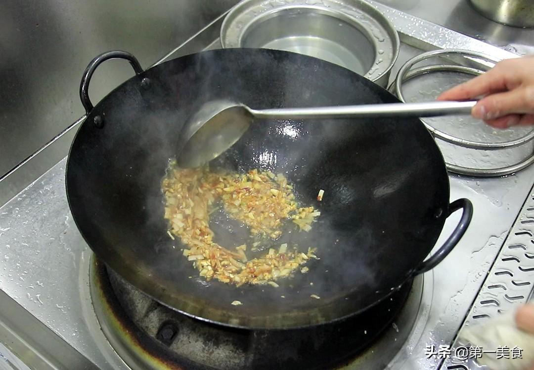 焦烧小黄鱼，先炸再煨更入味，鱼肉香酥味道鲜，连鱼骨都能嚼着吃 第15张