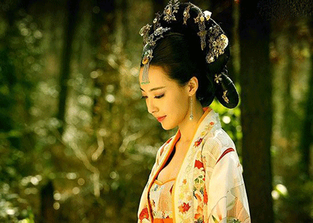 唐代女子袒胸装盛行,现代女性都没有唐代女性敢露 第3张