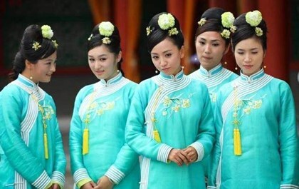 清朝妃子都长得挺漂亮的 大部分的宫女为何都比较丑 第1张