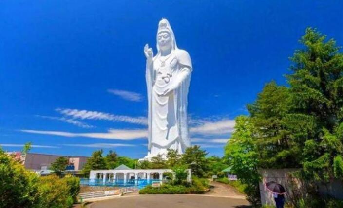 世界诡异的三尊大佛：一座在日本，另外两座在中国 第1张