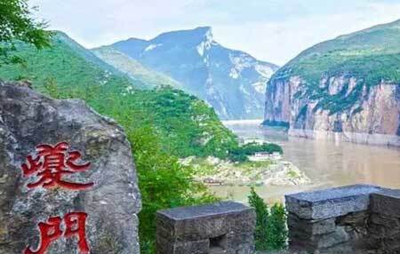 李白诗中的白帝城在什么地方?刘备白帝城托孤也是这个白帝城吗? 第5张