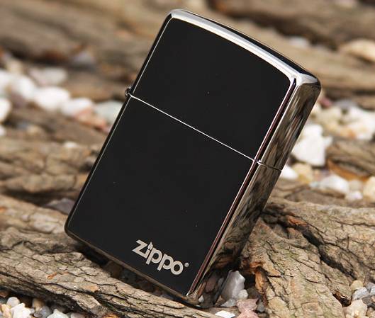ZIPPO打火机的名字和拉链有关系 第1张