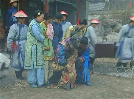 张廷玉为什么被乾隆抄家?为何乾隆最后又全还回去了? 第1张