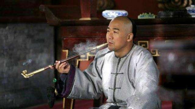 纪晓岚有一个怪癖，乾隆偶然发现后，不但没有生气还赐他两个宫女 第17张