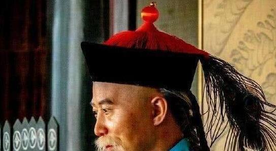 清朝的三眼花翎为何如此贵重？两百多年只赐七人，和珅都不曾获得 第5张