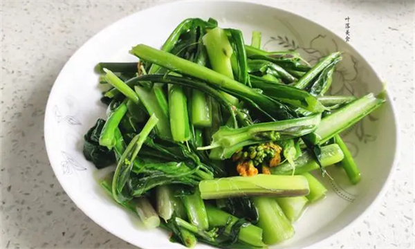 苔菜为什么吃前要焯一下水 焯水是为了去除有害物质 第9张