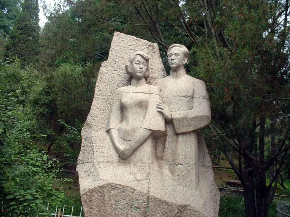 同为民国四大才女，张爱玲名气那么大，为什么石评梅却无人知晓 第29张