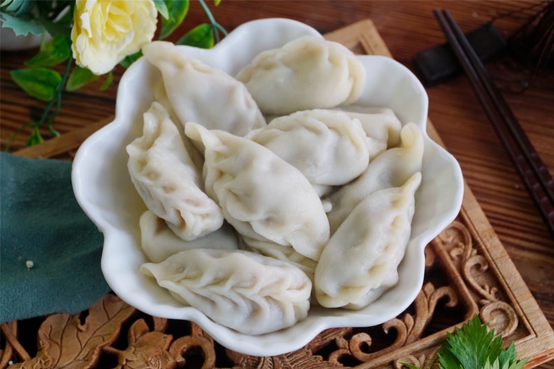 牛肉馅饺子怎么调馅？忌放1样调料，多加1样料水，不腻不膻，贼香 第1张