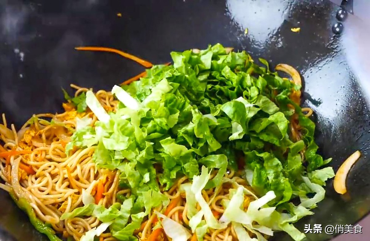 想吃炒面别出去买了，记住做炒面的关键步骤，比夜市大排档都好吃 第27张