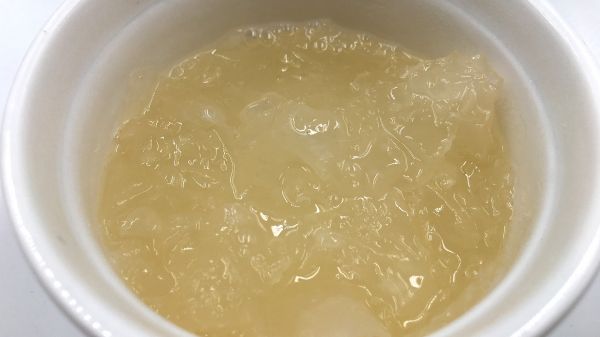 冰糖银耳羹，浓浓的胶质，甜甜蜜蜜，原料和制作过程都超简单 第1张