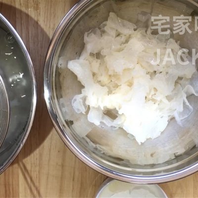 冰糖银耳羹，浓浓的胶质，甜甜蜜蜜，原料和制作过程都超简单 第11张