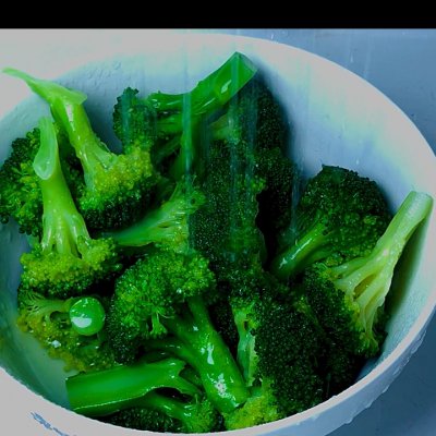 好吃又好看的蒜蓉西兰花 第7张