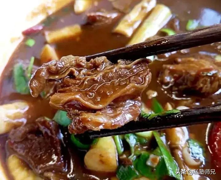 自从知道牛腩这样做，我家一周吃5次，软烂入味，汤汁拌饭香郁 第1张