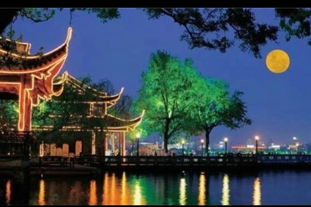 来杭州玩，必去的杭州西湖十景 第5张