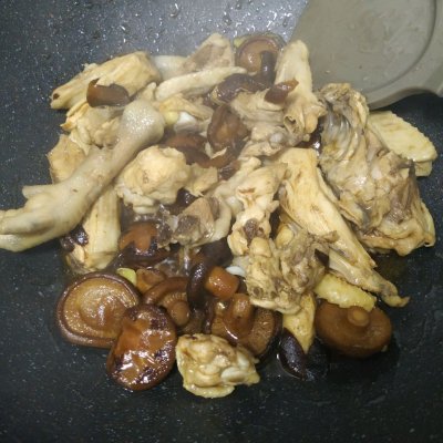香菇炖鸡这样做也太好吃了吧！天天吃都不腻 第15张