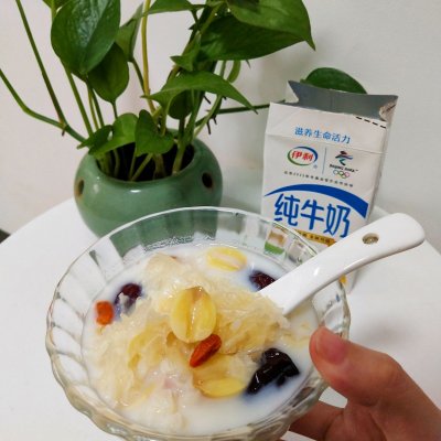 胶原蛋白满满的牛奶银耳莲子羹 第17张