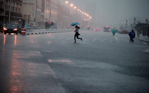 降雨量怎么计算出来的[降雨等级和降雨量测量工具详解]