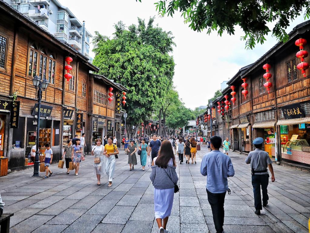 中国夏天很热的十大城市，风扇用处不大，几乎离不开空调 第1张