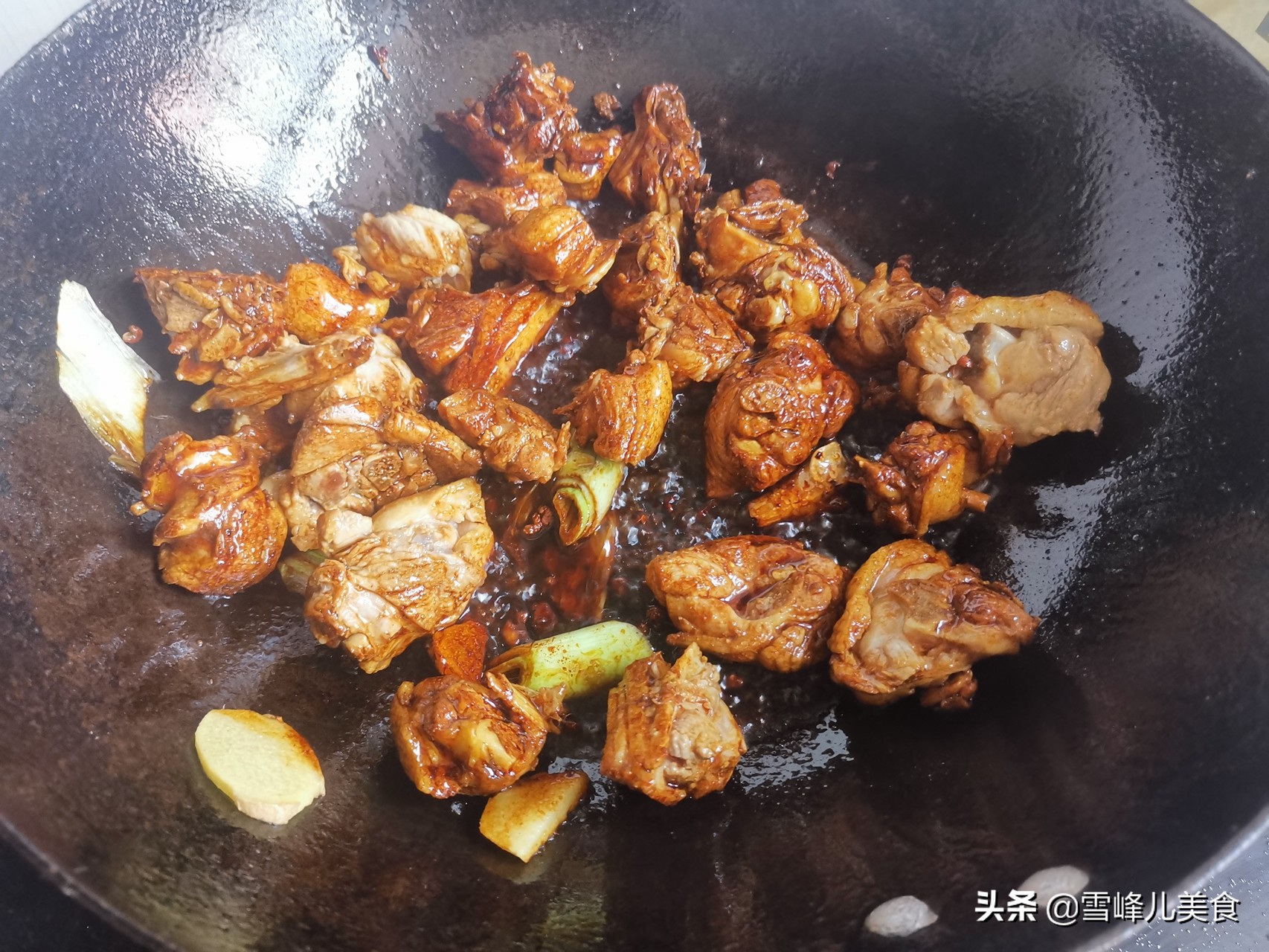 秋冬交替吃牛羊肉不如吃这个，7块钱一斤，炖一锅特解馋，真香啊 第11张