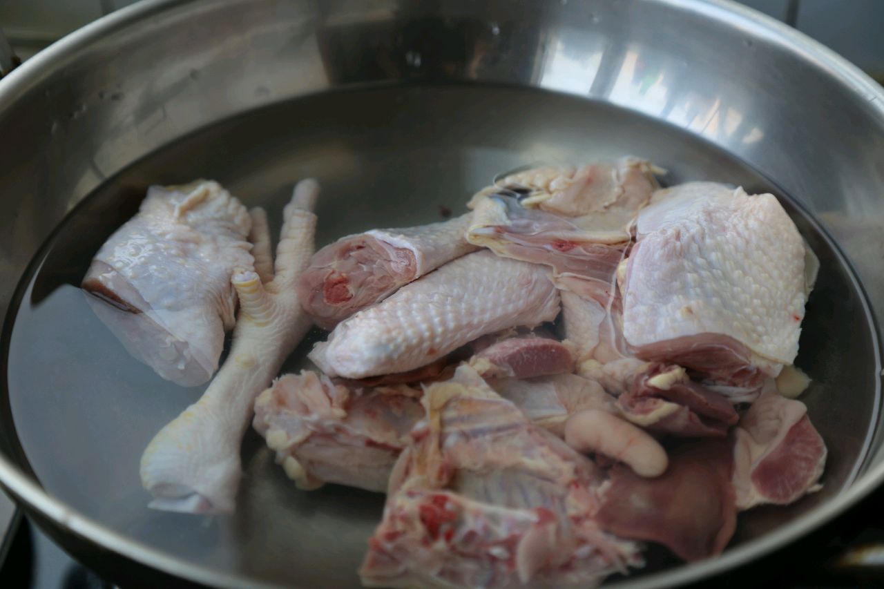 教你做花胶鸡汤，鲜美至极，营养丰富，非常适合女性食用 第7张