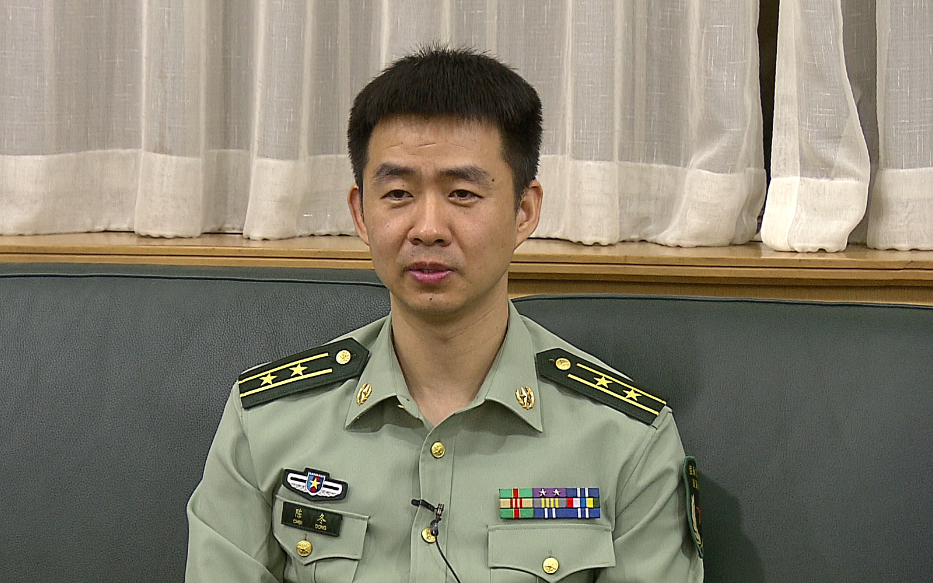 教你如何识别我军军官的级别大小，只看胸前的资历章就行了 第21张