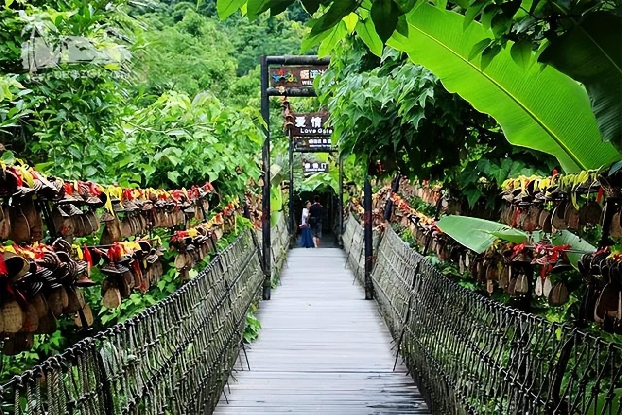 海南旅游攻略自由行（海南岛游玩最值得去的19个景点） 第3张